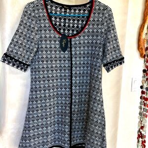 Beautiful Tunic NWT